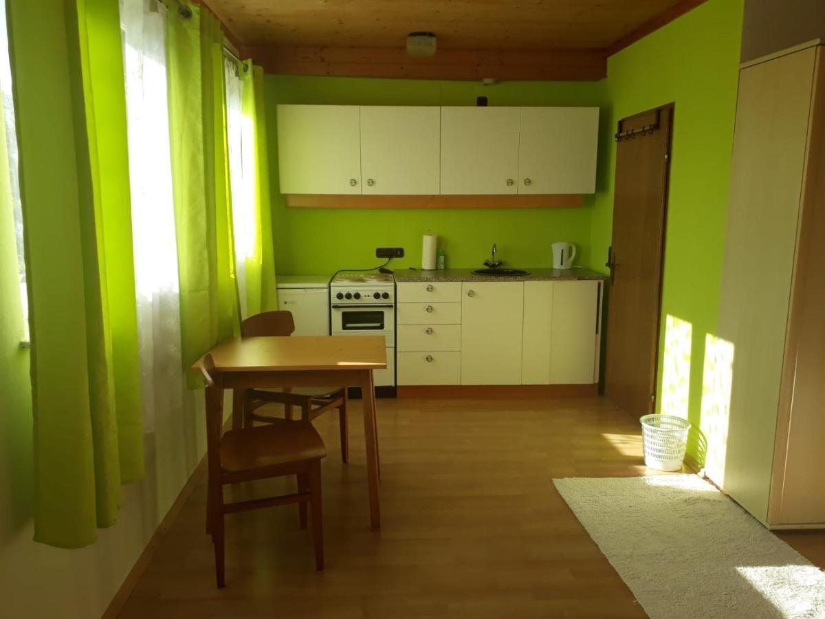 Privatunterkunft Komfortzimmer Haus Dervaritz